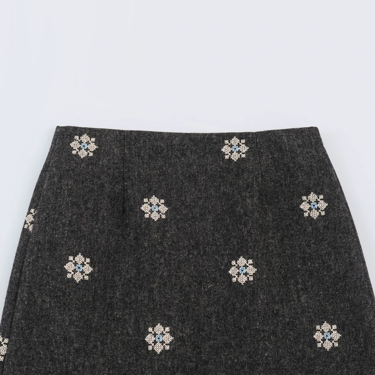 Fashionable Casual Embroidered Wrap Mid-Thigh Skirt Women's Autumn 2026 New Style Standard Waist Other Material Other Process