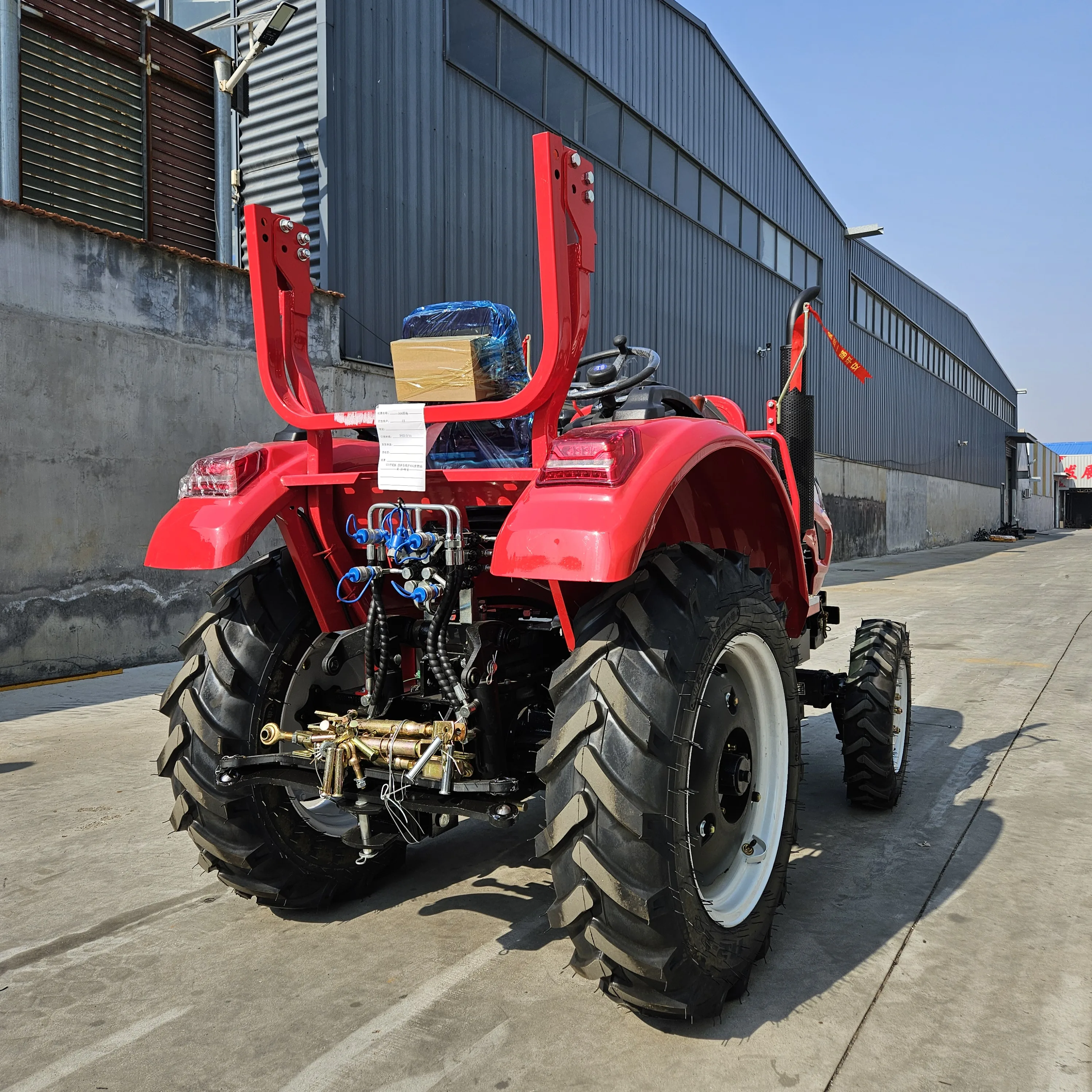 Cina Trattore agricolo diesel 4X4 con componente motore con nucleo ruota 4WD per trattore da giardino automatico 25 CV 40 CV 50 HP e 70 HP