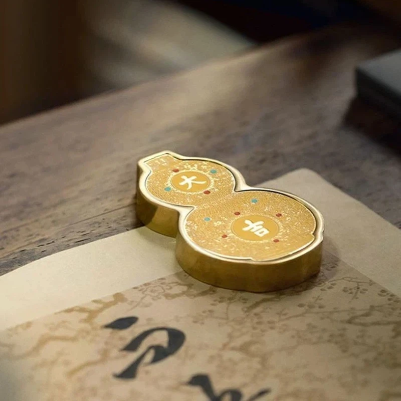 Brass Calligraphy Paperweight Auspicious Gourd Shape Paper Press Brush Rest Desktop Ornament Chinese Calligraphy Painting Gift