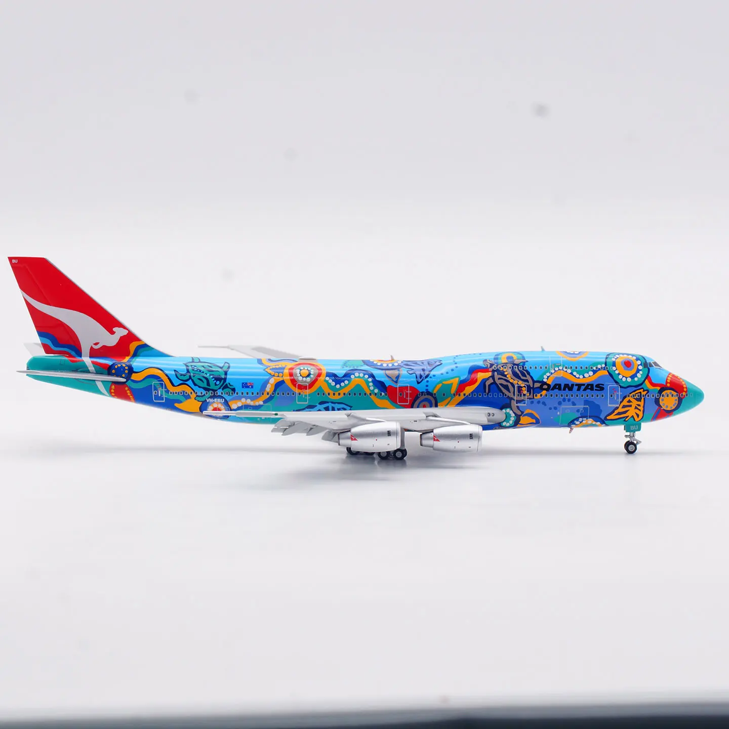 B606501F سبيكة تحصيل طائرة هدية HX نموذج 1:400 Qantas الخطوط الجوية بوينغ B747-300 دييكاست نموذج طائرة VH-EBU اللوحات أسفل
