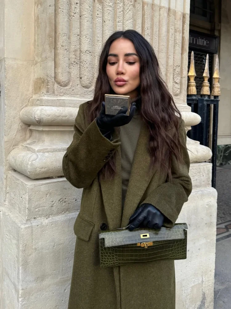 

Модное однотонное зеленое шерстяное пальто с лацканами, женское пальто с длинными рукавами и карманами на пуговицах, свободные длинные пальто 2025 г., женская зимняя повседневная одежда для поездок на работу