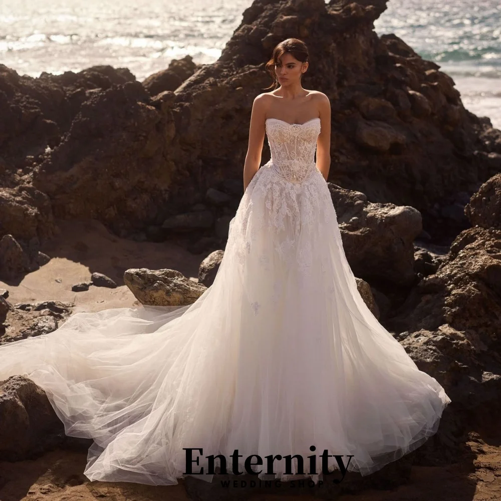 맞춤형 꽃 아플리케 웨딩 드레스 우아한 V넥 민소매 여성용 매력적인 튤 신부 드레스 베스티도스 데 노비아