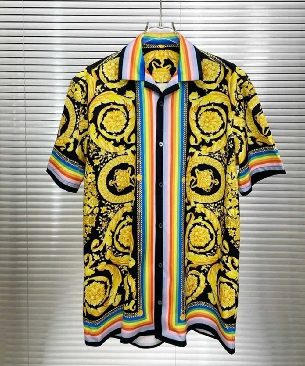 

Luxurious royal short-sleeved shirt for men's summer casual social wear, with floral print on the side and paisley swirl pattern