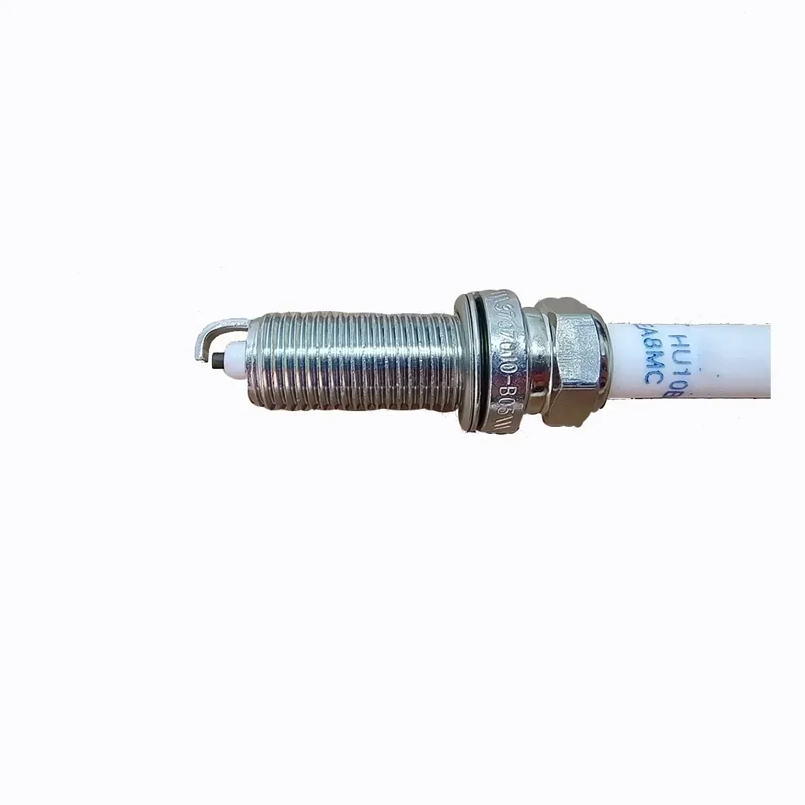 Original 4pcs/set Spark Plug 3707010-B05 H16001-0800 for CHANGAN CS35 EADO AlsvinV5 V7 EADO XT 1.6L