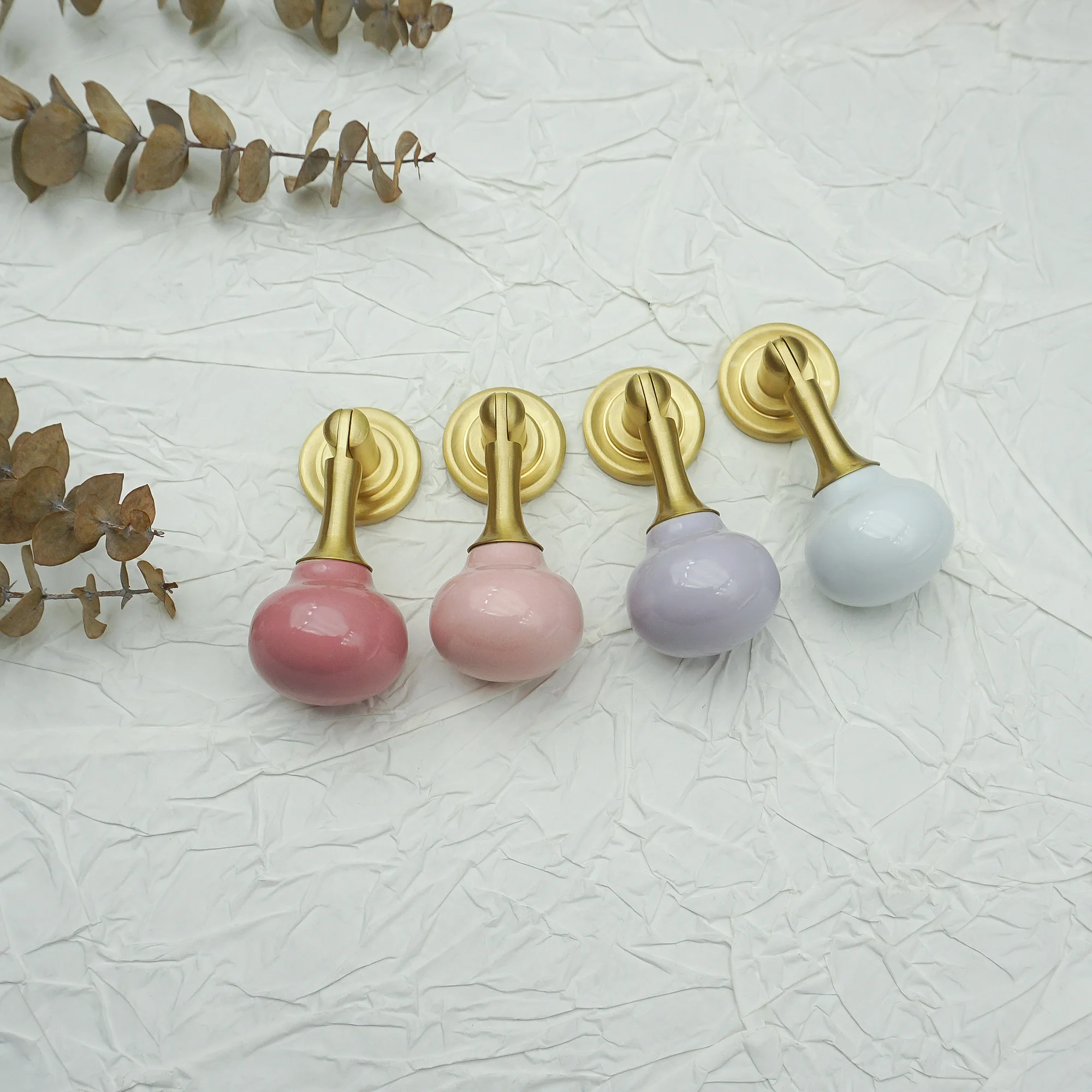 เซรามิคตู้จับทองเหลืองลิ้นชักด - Furniture Hardware Drop Pulls บทวิจารณ์และราคา