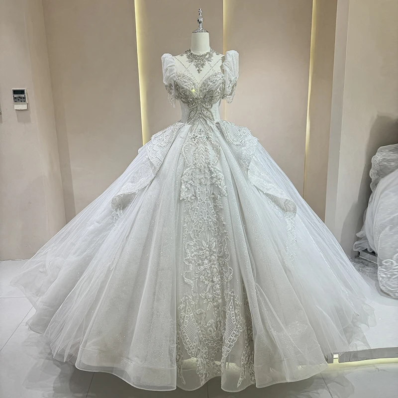 Wedding Dress Luxurious Lace and Shimmering Embellishments with a Long Train 2025 Sleeveless Backless Bridal Gown Customized