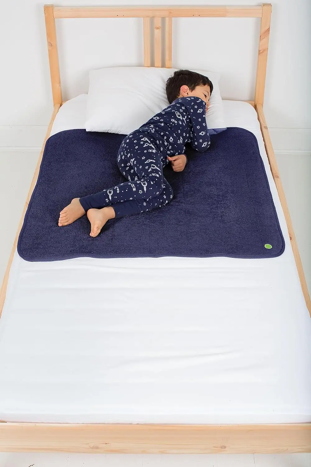 

Bedwetting & Ontinence Waterproof Bed Mat - Reusable Underpad. Secure Placement & Breathable. Washable. Enviro Friendly 3X3