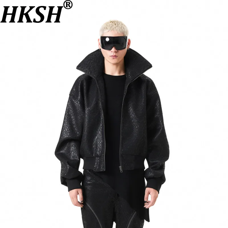 HKSH Herbst Winter Herren Trendige Ins Dark Knight Stehkragen PU-Lederjacke Spitze Silhouette Reißverschluss-Mäntel Punk Gothic HK27895