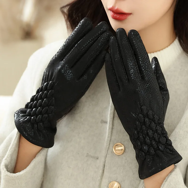 Winter Women's Snake Pattern Fashion Gloves Touch Screen Compatible Windproof Light Waterproof Warm Elasticity
