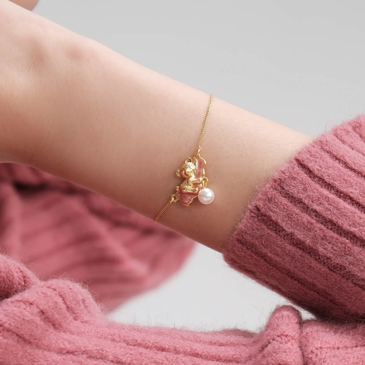 Small and Cute Ballet Teddy Bear Sweet Design Beautiful Dream Imitation Pearl Bracelet Autumn and Winter Womens Enamel Drop Glue