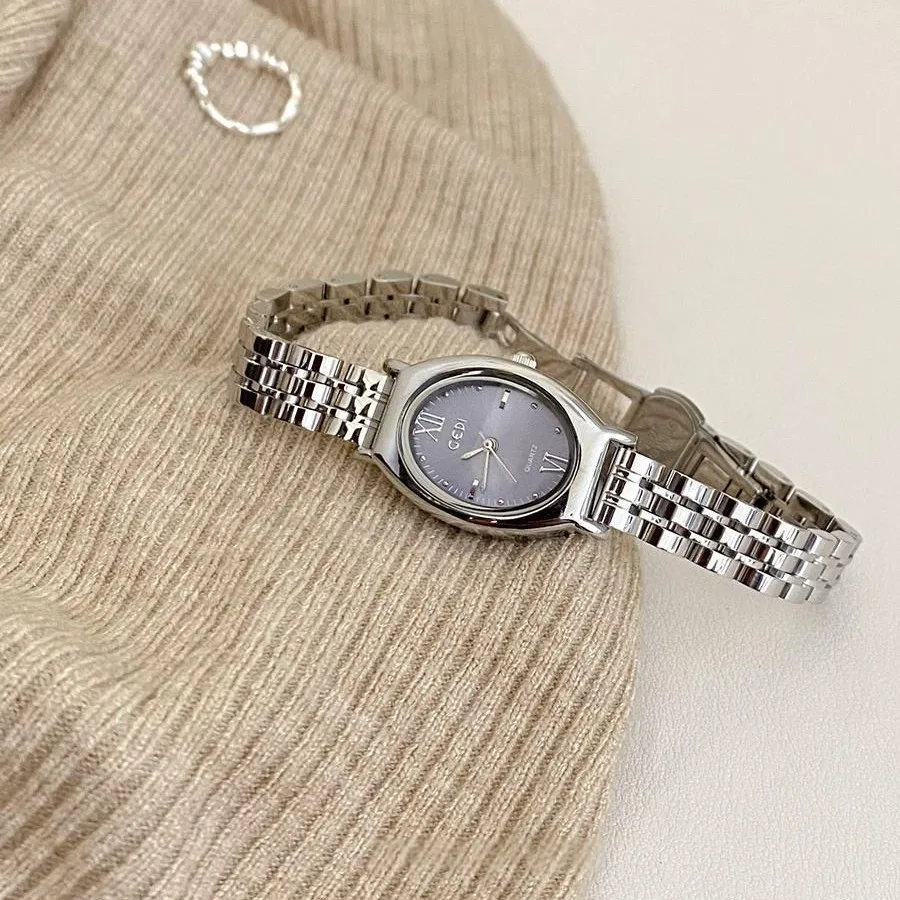 

ElegantWomen'SWristwatchArtistic And RetroBraceletStyleSmall AndExquisiteQuartzWatchWithATouchOfLuxuryA Perfect Gift For Ladies.