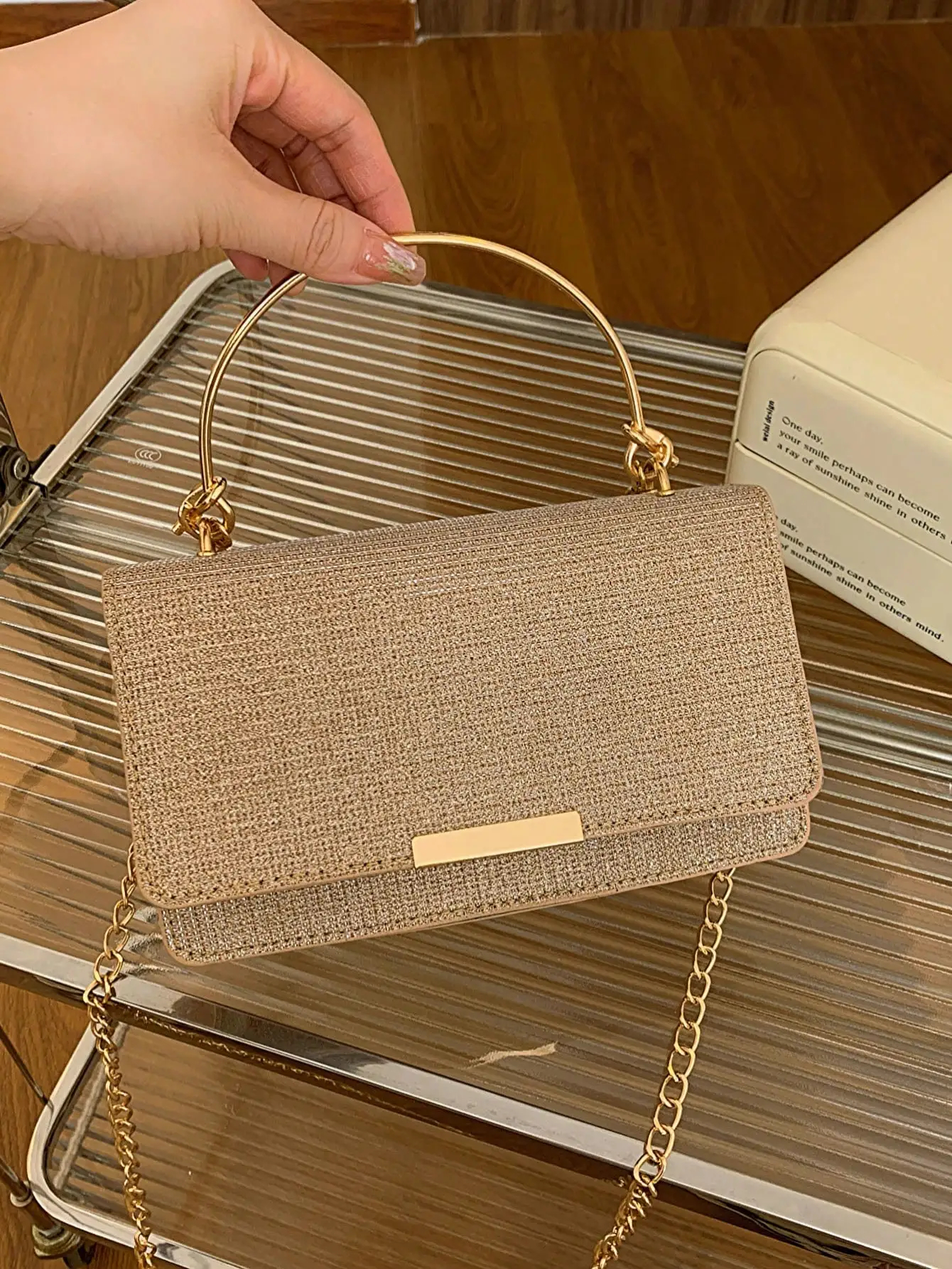 

Женский металлический клатч, маленькая квадратная сумка через плечо с цепочкой для вечерней вечеринки, блестящая и модная