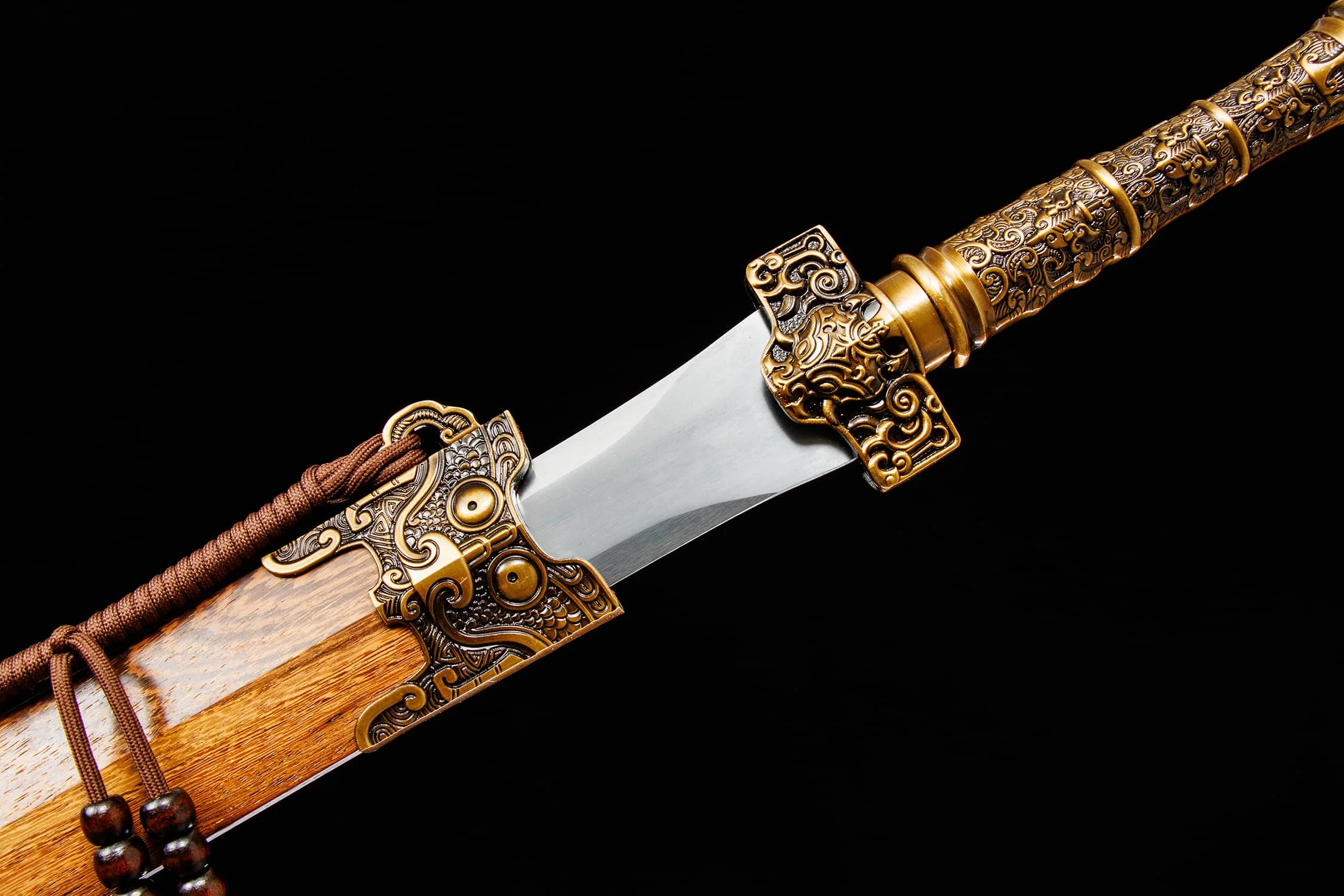 Medieval Chinese Four-faced Beast pattern Han sword cosplay carbon steel sharp Weapons katana full tang Shirasaya Wood Sheath