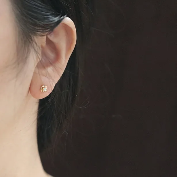 أقراط من الفضة الإسترليني S925 مطلية بالذهب عيار 14 قيراط أقراط رائعة عتيقة ماسية صغيرة متعددة الاستخدامات على شكل أوبال