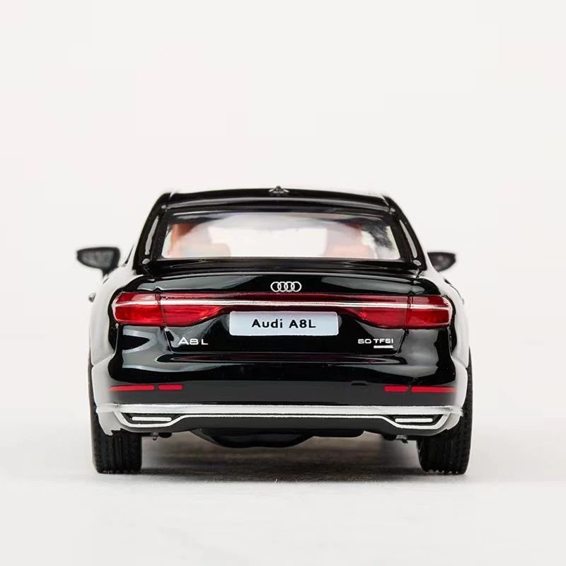 1:64 MASDI Audi A8L 2021 die-cast simulation alloy car model, adult collectible ornament, boys' toy, children's festival gift.
