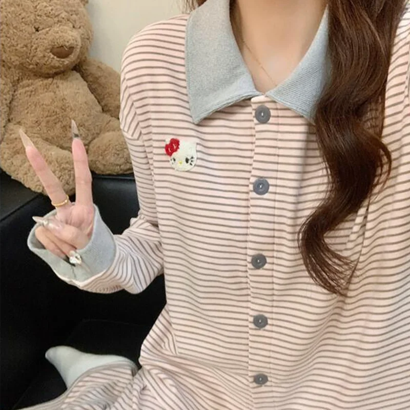 

Комплект пижамы Sanrio Hello Kitty с героями мультфильмов, флисовая женская домашняя одежда, зимний кардиган в полоску, теплая ночная рубашка с длинными рукавами и длинными брюками, милая теплая ночная рубашка