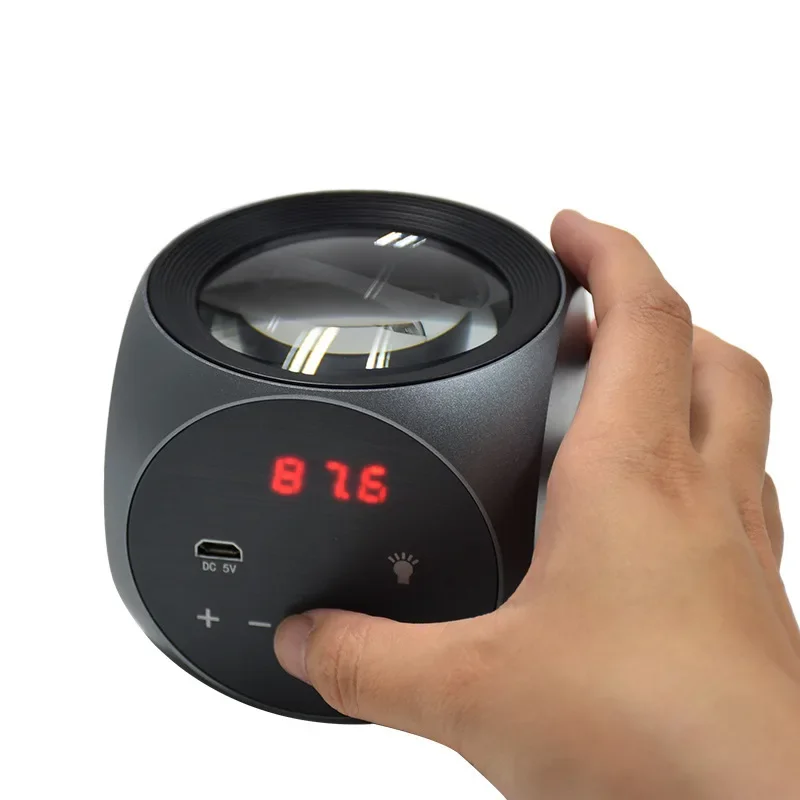 Magnifying glass desktop with light charging with radio function Students and the elderly reading magnifying glass Reading