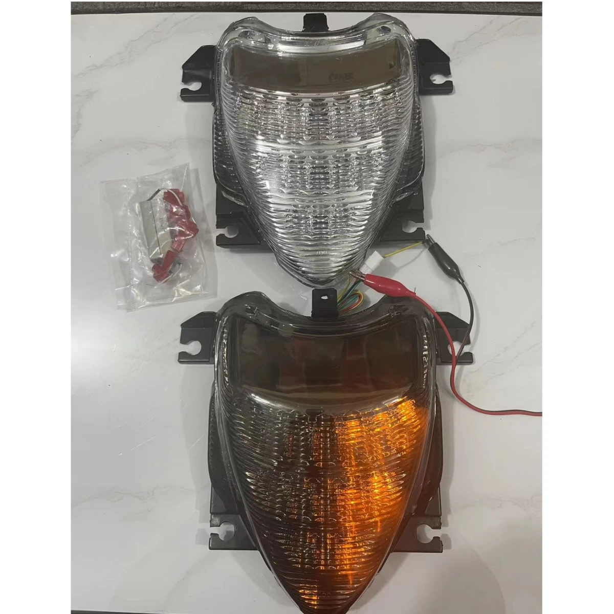 

Motorcycle Rear Tail Light Brake Taillight Turn Signal Light Stop Lamp Universal For SUZUKI BOULEVARD M109R LNIRVOER 1800 06-15