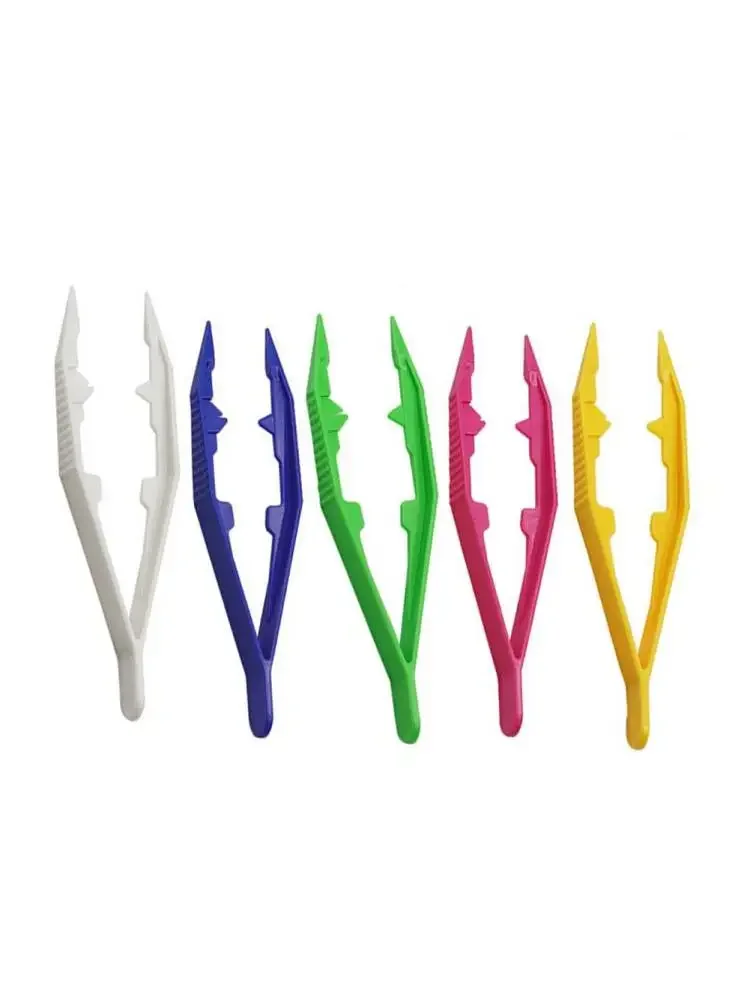 Pince à épiler multifonctionnelle en plastique pour enfants et adultes, outil de perles artisanales, facile à utiliser, couleurs assorties
