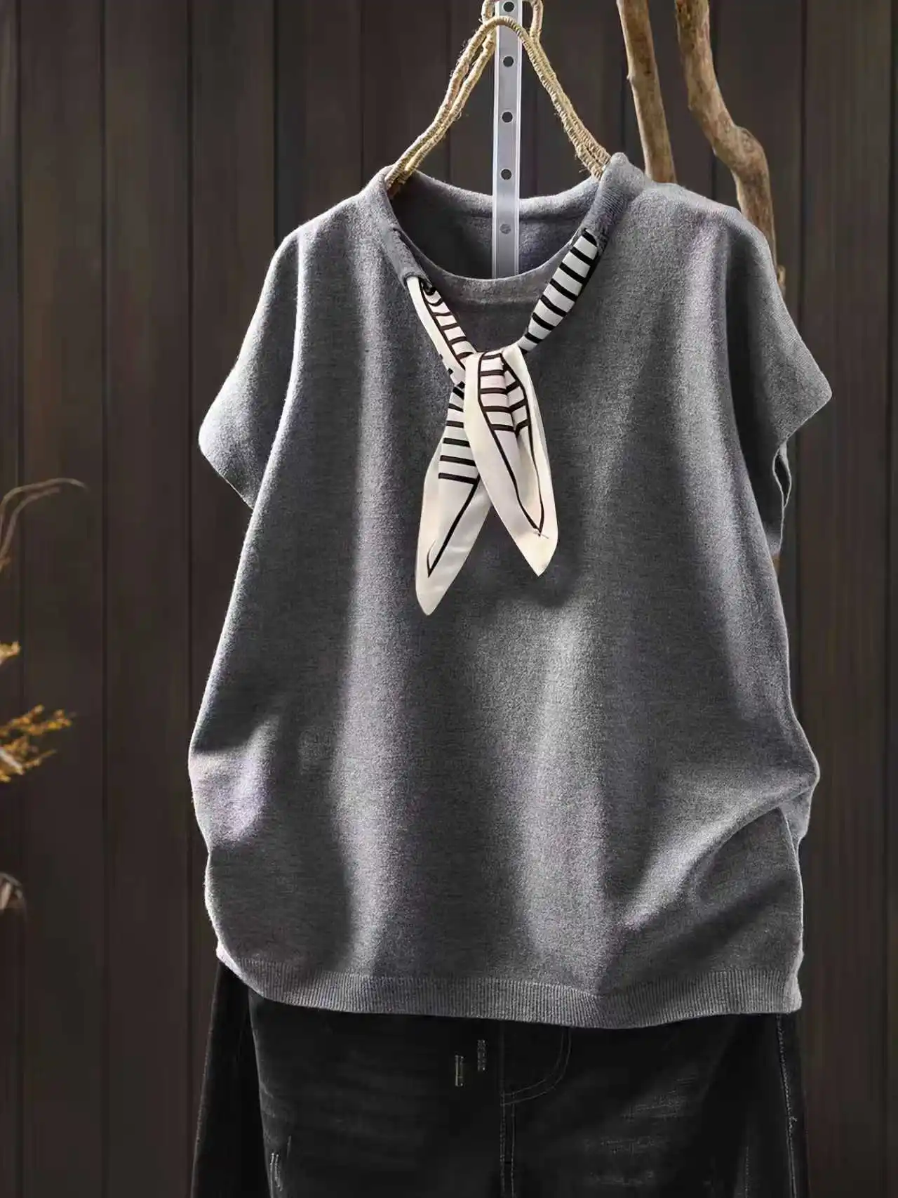 

Повседневный и элегантный женский трикотажный топ с бантом и шелковым шарфом-ремешком, красивая женская одежда, эластичная и мягкая, универсальная вещь.