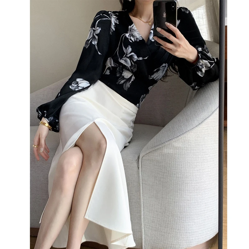 Temperament V Neck Printing Slim Shirt Tops Long Sleeve Pleated Elegant Short Blouse Fashion Vintage Women Clothing Spring New