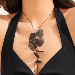 Ingemark Goth Black Flower Petal Pendant Choker Necklace for Women Wed Vintage Snake Long Chest Chain Jewelry Accessories New