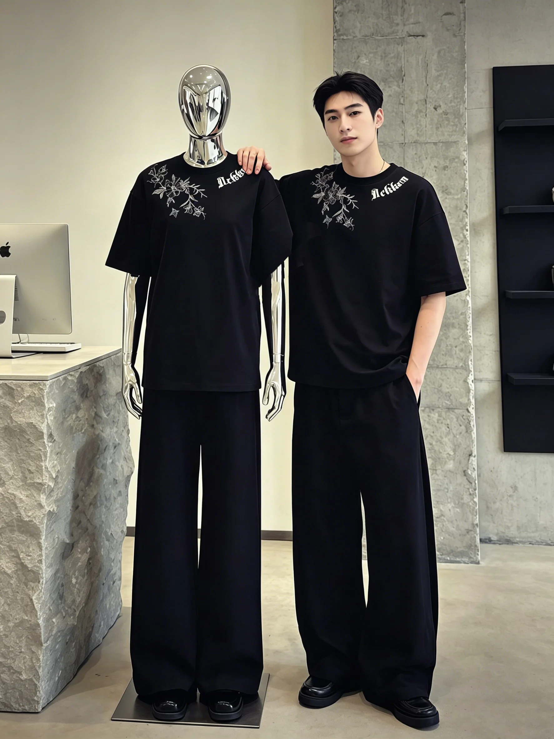 

Black Floral Print Short Sleeve Cotton T-Shirt And Pants Set for Men Summer Fashion Casual Style Teenagers Suitable