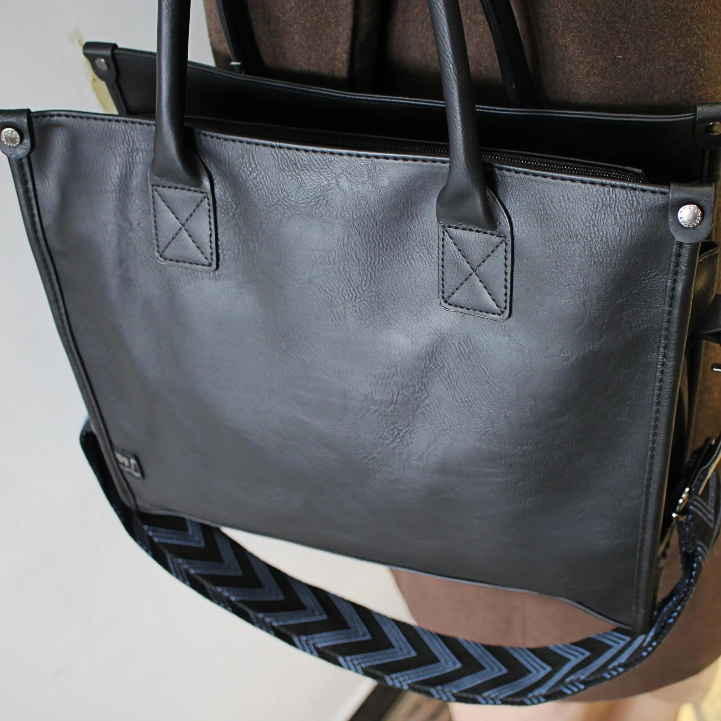 Street Style Men's Leather Shoulder Bag Three-Box Brand Commuter Handbag Large Capacity Crossbody Bag for Young Adults