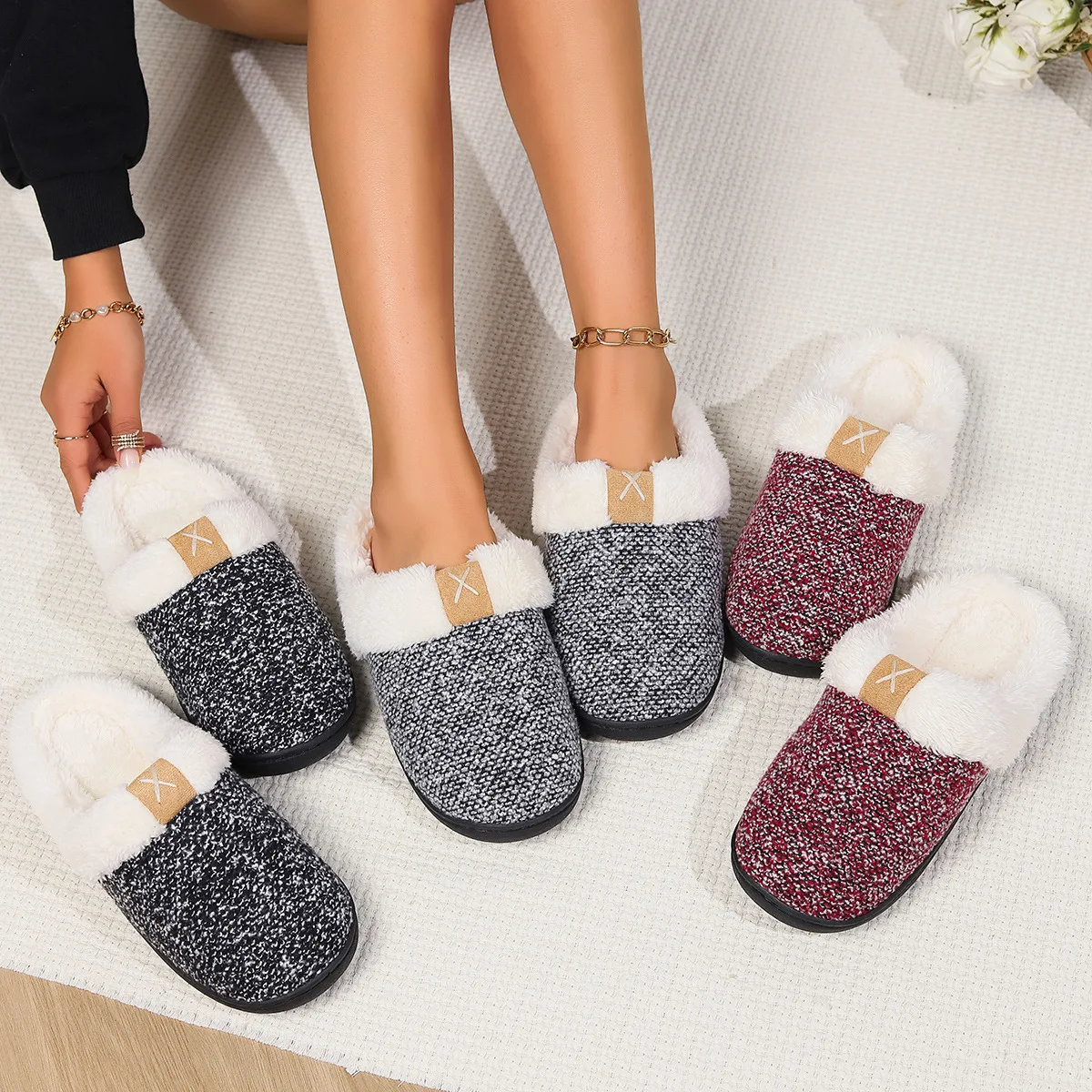 

Unisex Thick Soled Furry Slippers Winter Warm Anti-Slip Cotton Slippers Thickened Fleece Home Use Wholesale