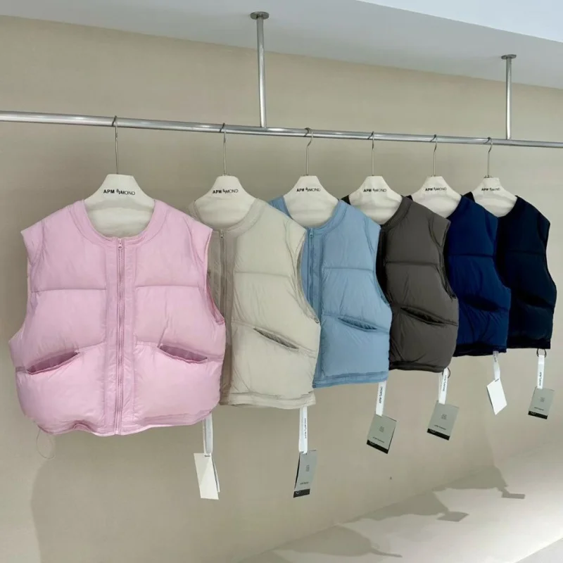 

High-Quality Winter Women's round Neck Thick Warm Goose down Vest Y2K Fashion High Street Sleeveless Puffball Fluffy Vest 2025