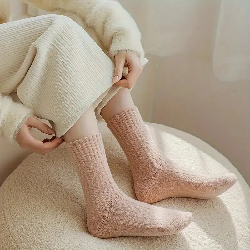 4 Paar Damen-Wintersocken mit dickem Mittelrohr, modische Streifen, warm, Plüsch, weich, bequem, für Zuhause, Outdoor, Freizeit – Detail 11