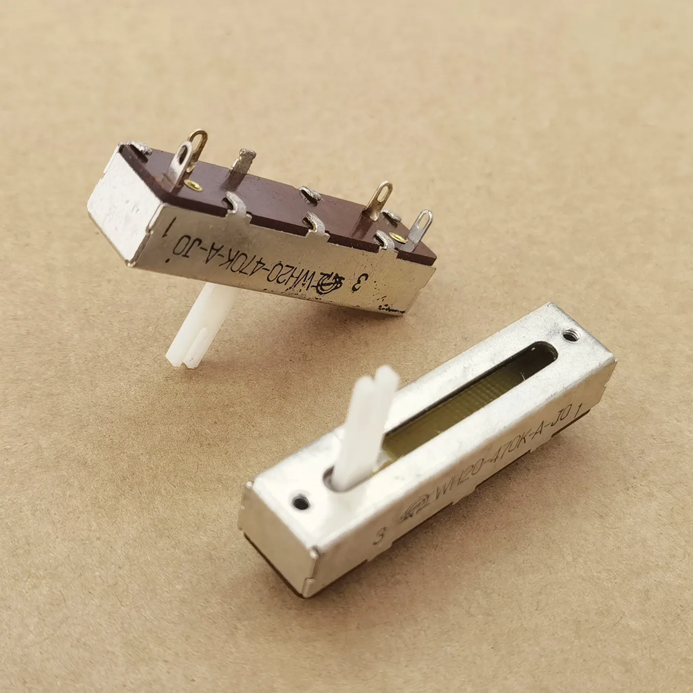 Original new 100% WH20-470K-A WH20-470K-A-JO WH20-470K-A-J0 470KA 5cm single couplet potentiometer (SWITCH)