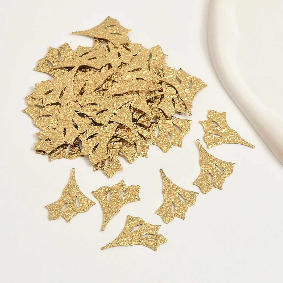 6pcs Brass Single Hole Double-Sided Wrinkled Forest Leaf Pendant DIY Jewelry Making Fashionable Metal Pendant