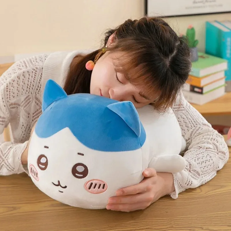 ちいかわシリーズ ロングドール ぬいぐるみ 漫画 ハチワレ ソフトピロー かわいいぬいぐるみ飾り アニメぬいぐるみ 女の子へのプレゼント ホームデコレーション