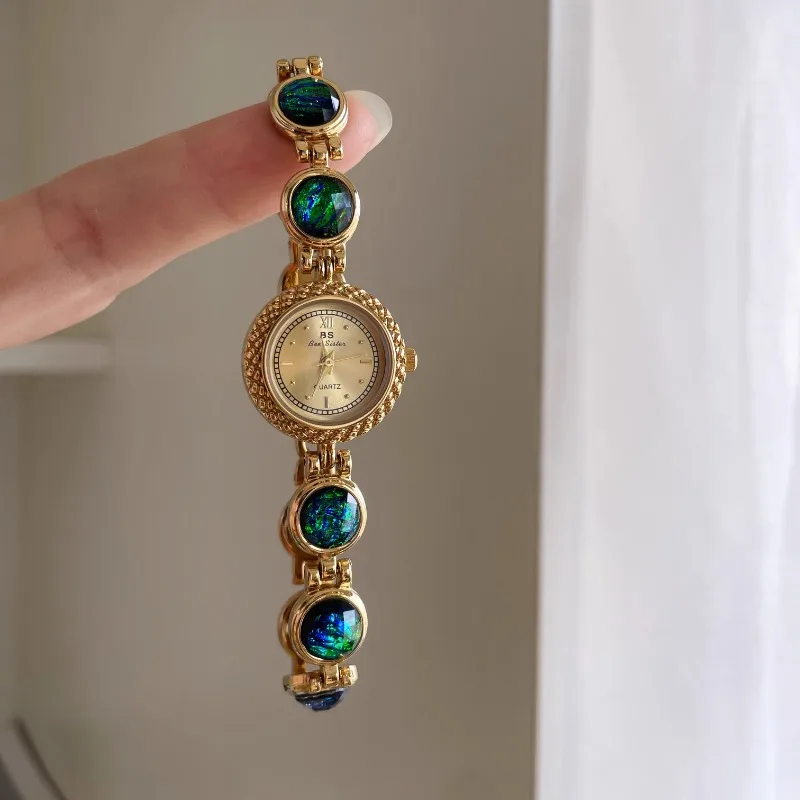 Green field retro style antique bracelet watch niche light luxury small dial simple quartz watch