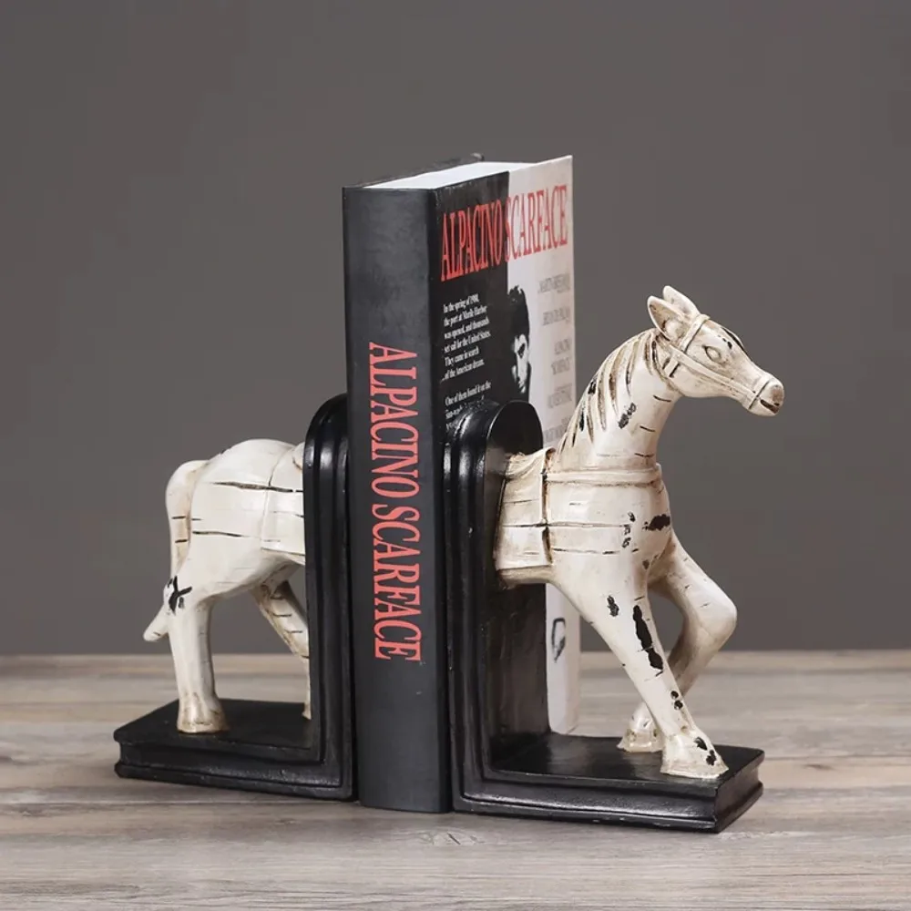 American Retro Bookend Creative Modern Simple Soft Decor for Study Wine Cabinet Office Ornament