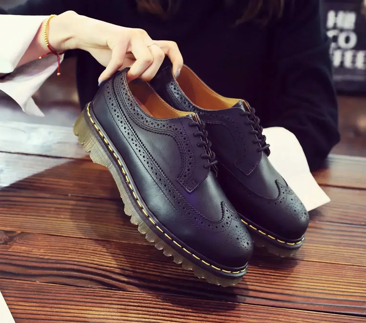 Spring and Autumn Carved British Style Blok Small Leather Shoes, Genuine Leather Lace Oxford Shoes, Retro Single Shoes