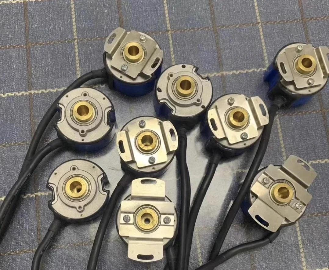 TS5700N8421 second-hand servo motor encoder, in stock, tested ok， function normally