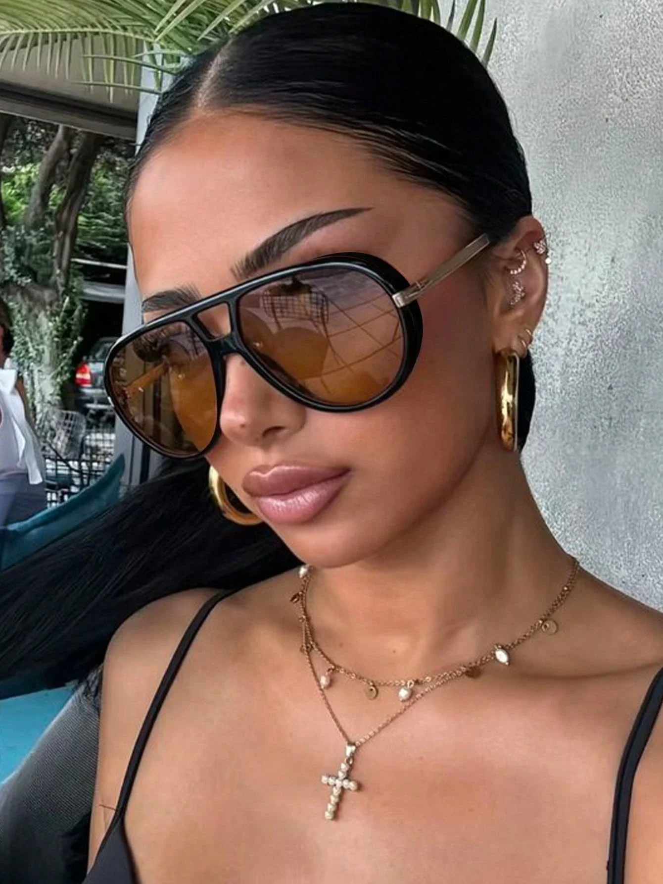 

Full Frame Metal Retro Large Fashion Sunglasses For Women