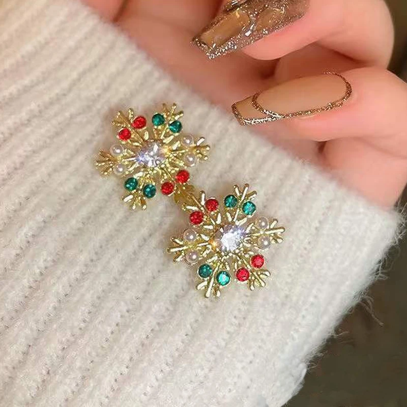 Cute Christmas Earrings for Women Green Red White Rhinestones Mini Beads Snowflake Stud Earrings Small Trendy Jewelry Gift