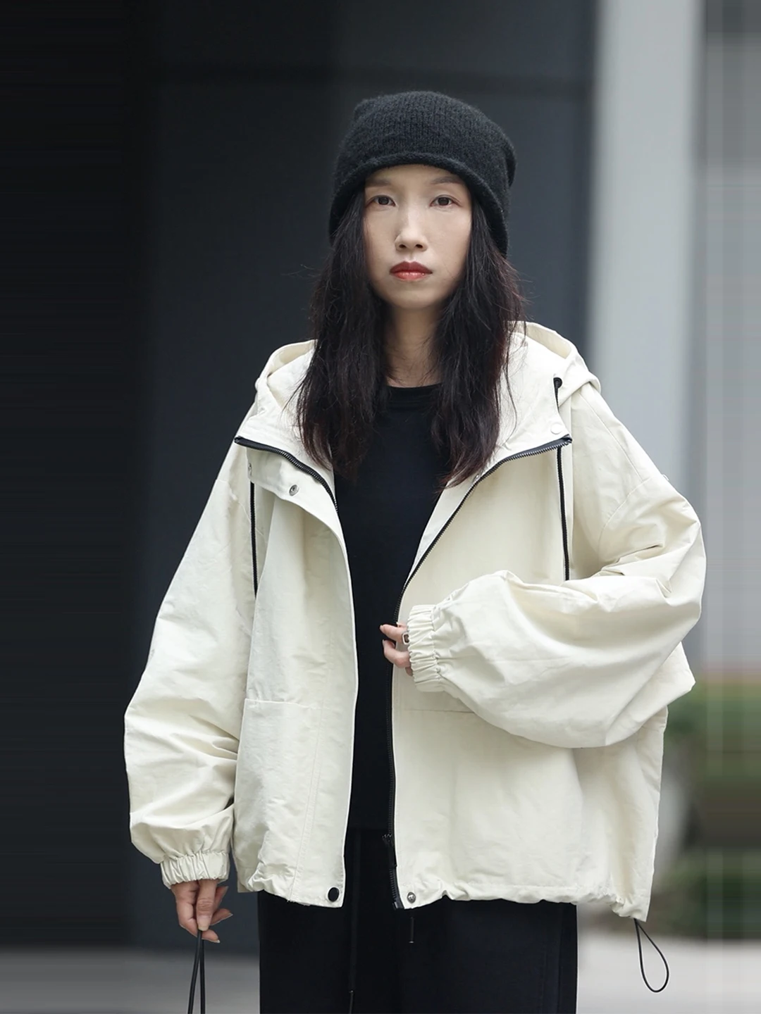 

Весенне-осенняя женская куртка свободного кроя с капюшоном, модная, бежевая, универсальная, из смесового хлопка, с длинными рукавами, на молнии