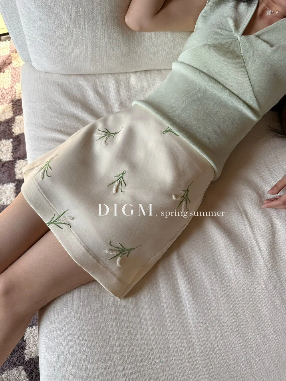 French Style Sweet Retro Flower Embroidery A-line Bodycon Skirt For Women Elegant Temperament High Waist Slim Short Skirt