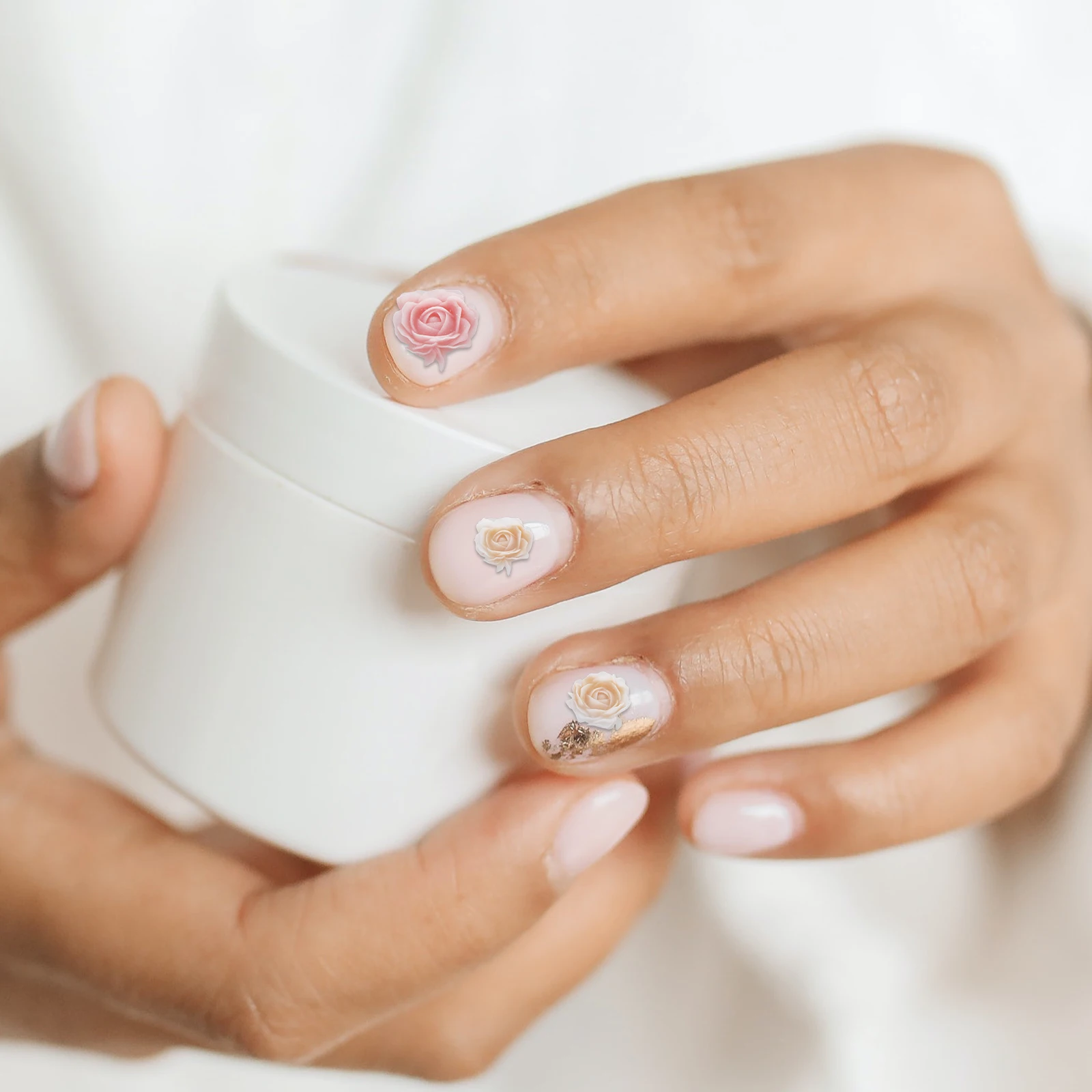 

50pcs Rose Nail Art Decorations Plastic Flower Charms Jewelry Supplies Salon DIY Gradual Color Size Mix White Tea Flowers Nail