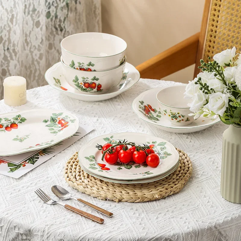 Retro Strawberry Dinner Plate and Bowl Set Decorative Ceramic Salad Dessert Plate Curry Pasta Dish Crockery Dinnerware Set