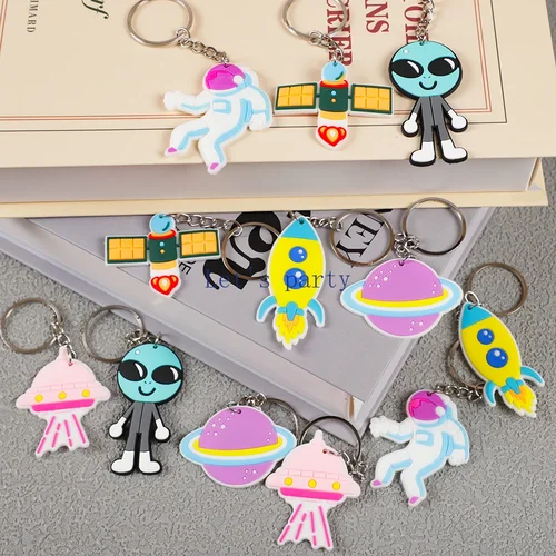 12Pcs 귀여운 우주 공간 테마 PVC 키 체인 우주 비행사 외계인 로켓 배낭 펜던트 어린이를위한 생일 파티는 Pinata 필러를 선호합니다  Best5