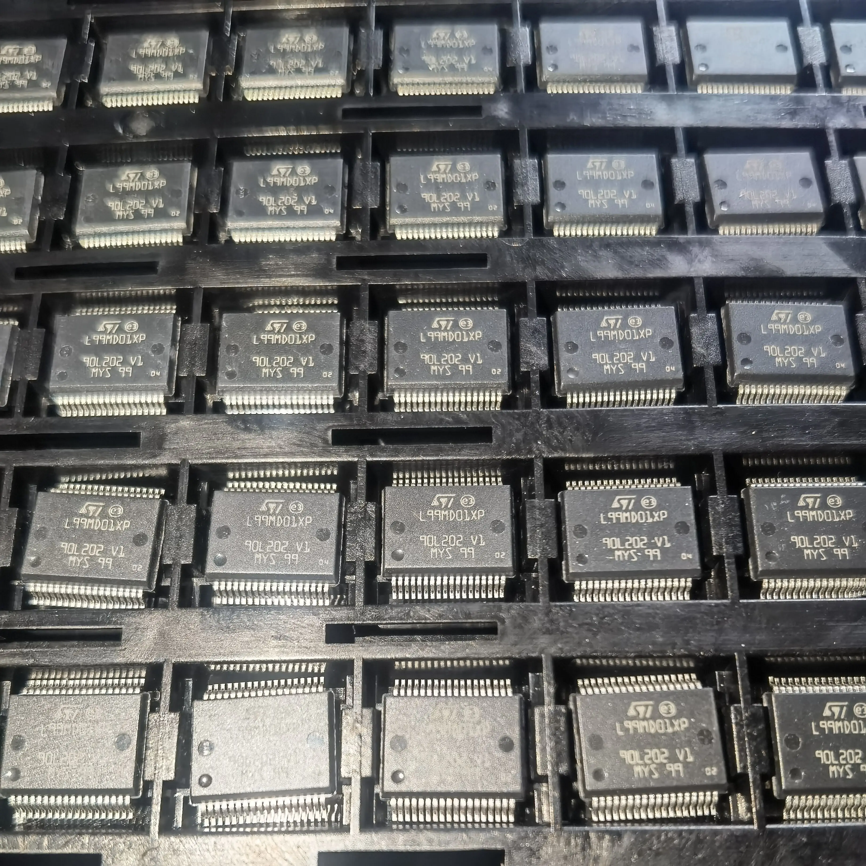 1PCS L99MD01XPTR L99MD02XPTR Patch SSOP36 Controller and driver new original spot L99MD02XP