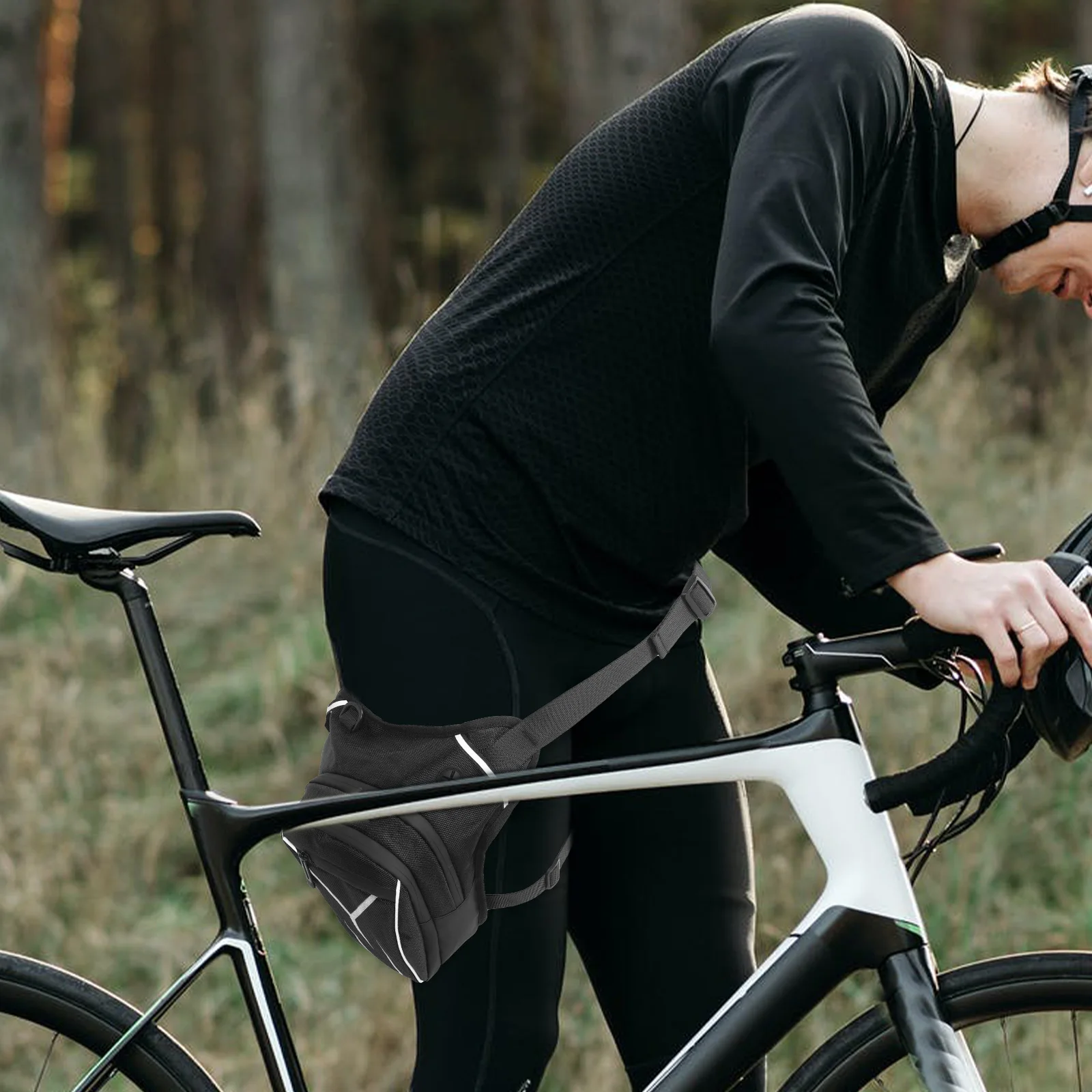 

Multi-Functional Adjustable Waist and Leg Bag for Motorcycling Outdoor Adventures Spacious Storage Pouch for Essentials Sports