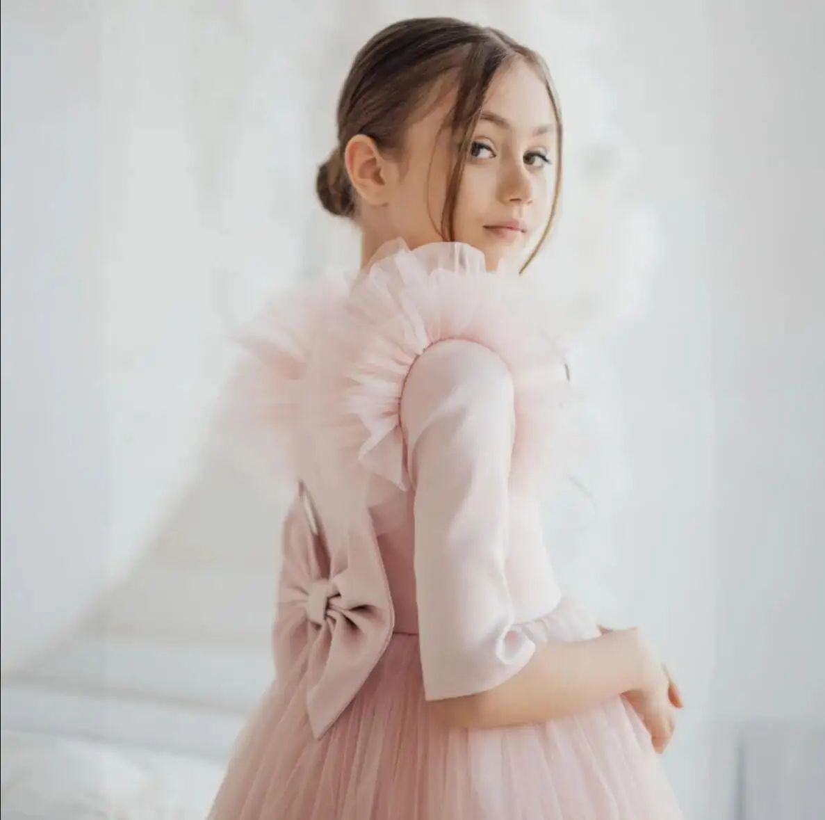 Customized 2025 Flower Girl Dress For Wedding Half Sleeve Pleated Tulle Pageant Kids Birthday First Communion Bridesmaid Gown