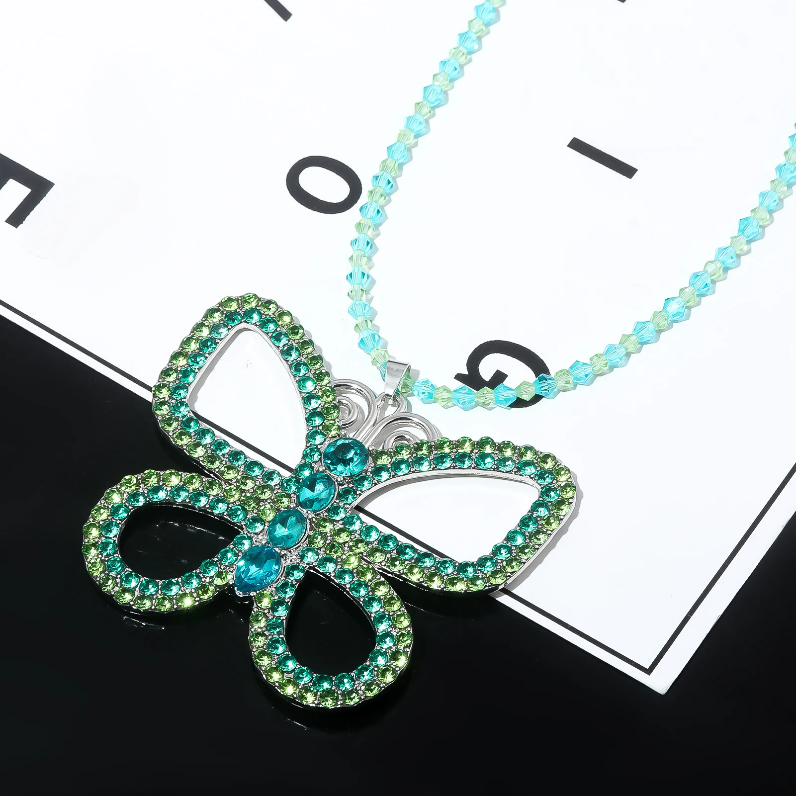 Luxury Party Exaggerated Fashion Big Crystal Butterfly Necklace Pendant Glass Crystal Handmade Chain Women Jewelry Accessories