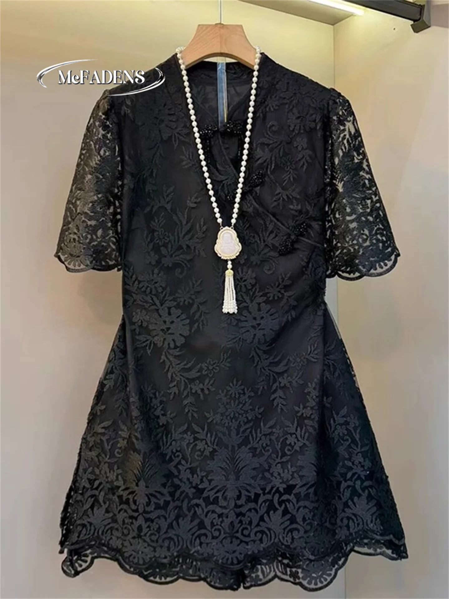 

New Hong Kong Style Large Size Women's Fashion Set Lace Button Base Tank Top Shorts Three-Piece Suit Ethnic National Element